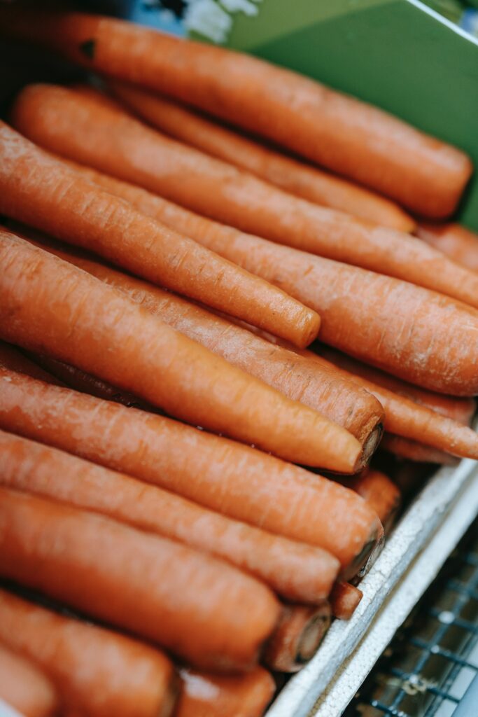 Lebensmittel richtig lagern - Karotten in den Kühlschrank